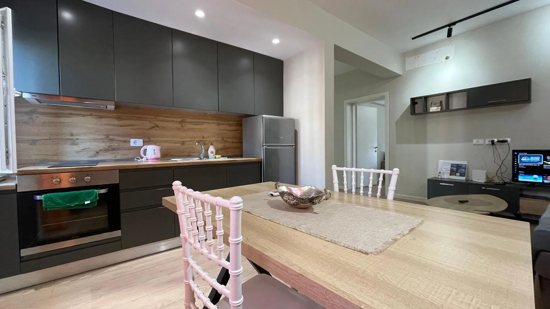 Downtown View Modern Apartment Tirana