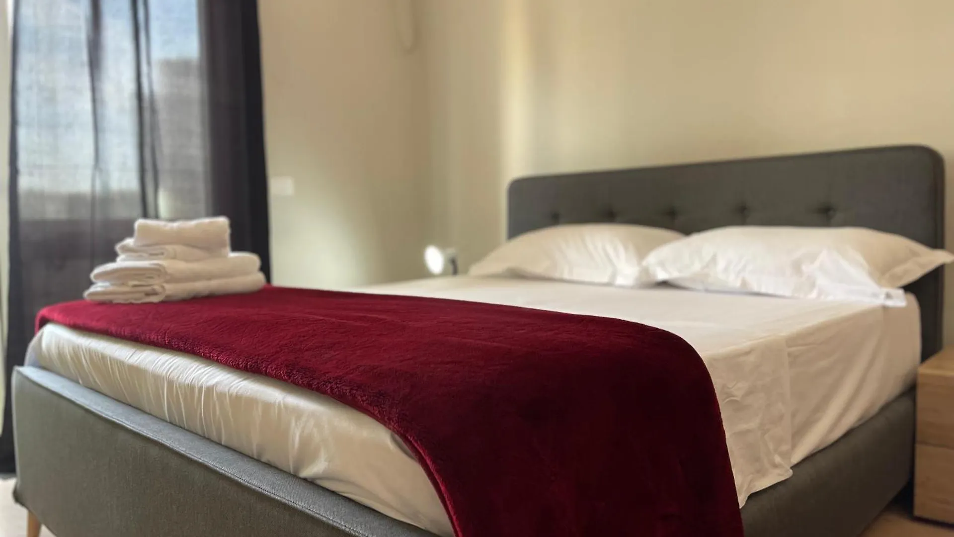 Downtown View Modern Apartment Tirana Albanien